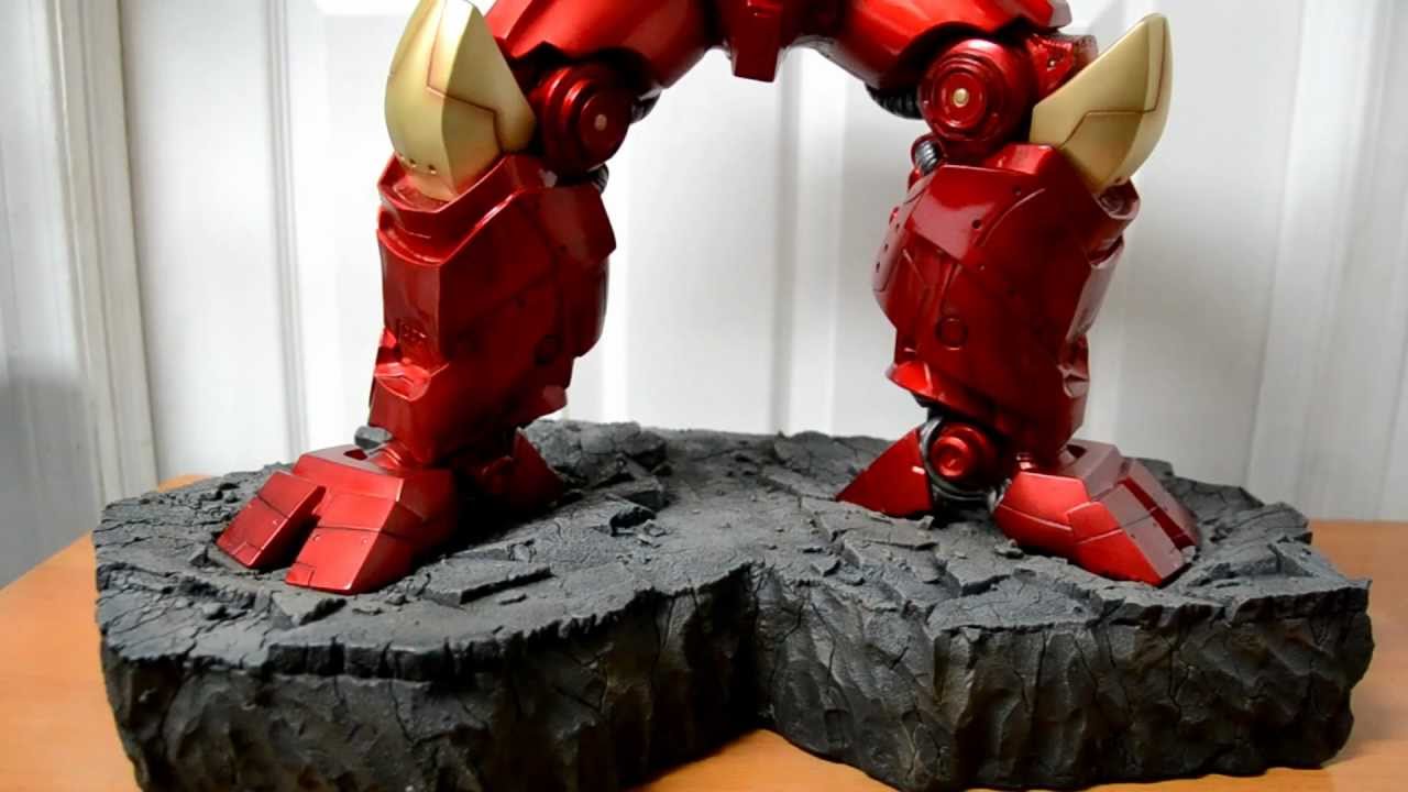 Hulkbuster Comiquette Statue from Sideshow Collectibles