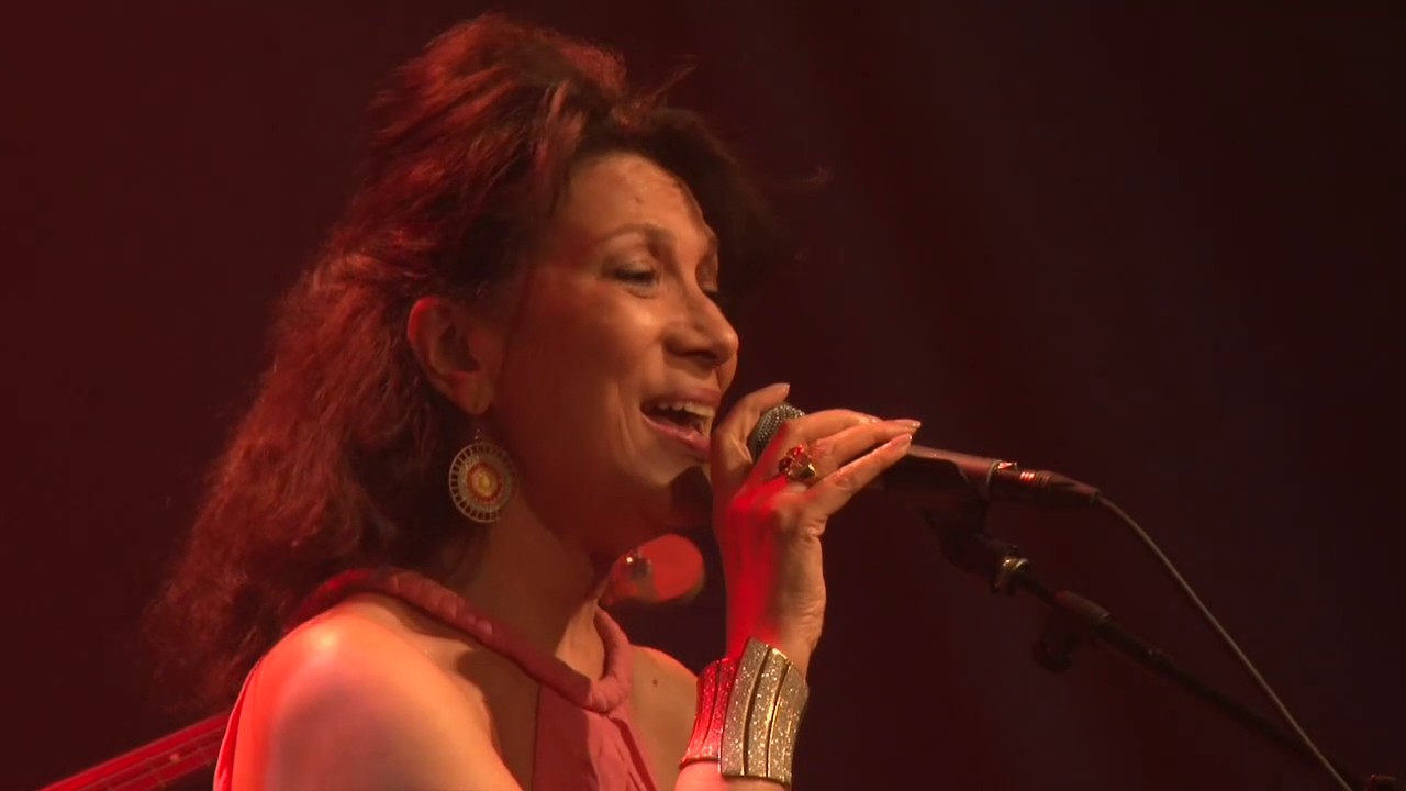 Dino Vangu à la guitare | Ocora Couleurs du Monde