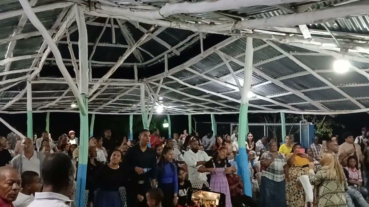 Coro pentecotal ; la voz de mi amado se oye ya