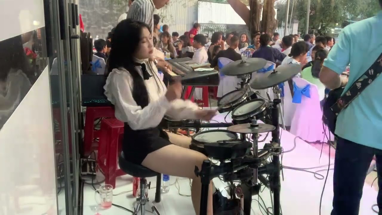 Một Đêm Say, Giọng Ca Quá Dễ Thương | NiNi Drum Cover