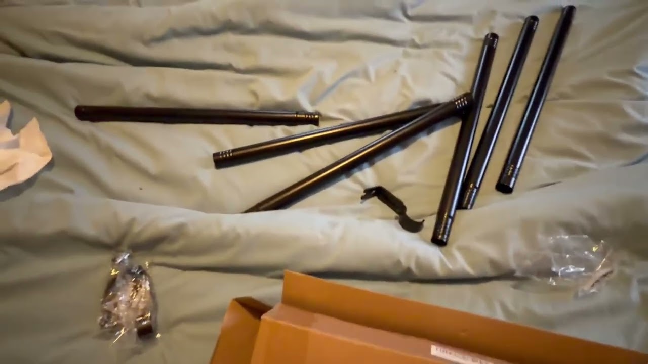 Is this curtain rod adjustable, sturdy and good quality? Joydeco
