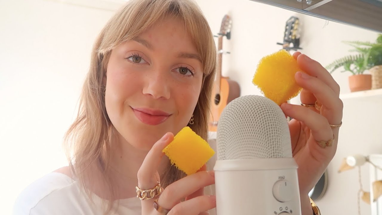 ASMR 💛 sponge sounds (squishing, scratching,...) & whispering