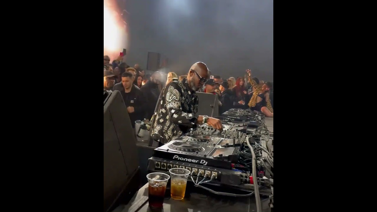 DJ Black Coffee playing The Rapture P.III ft &Me #keinemusik #djblackcoffee #afrohouse #southafrica