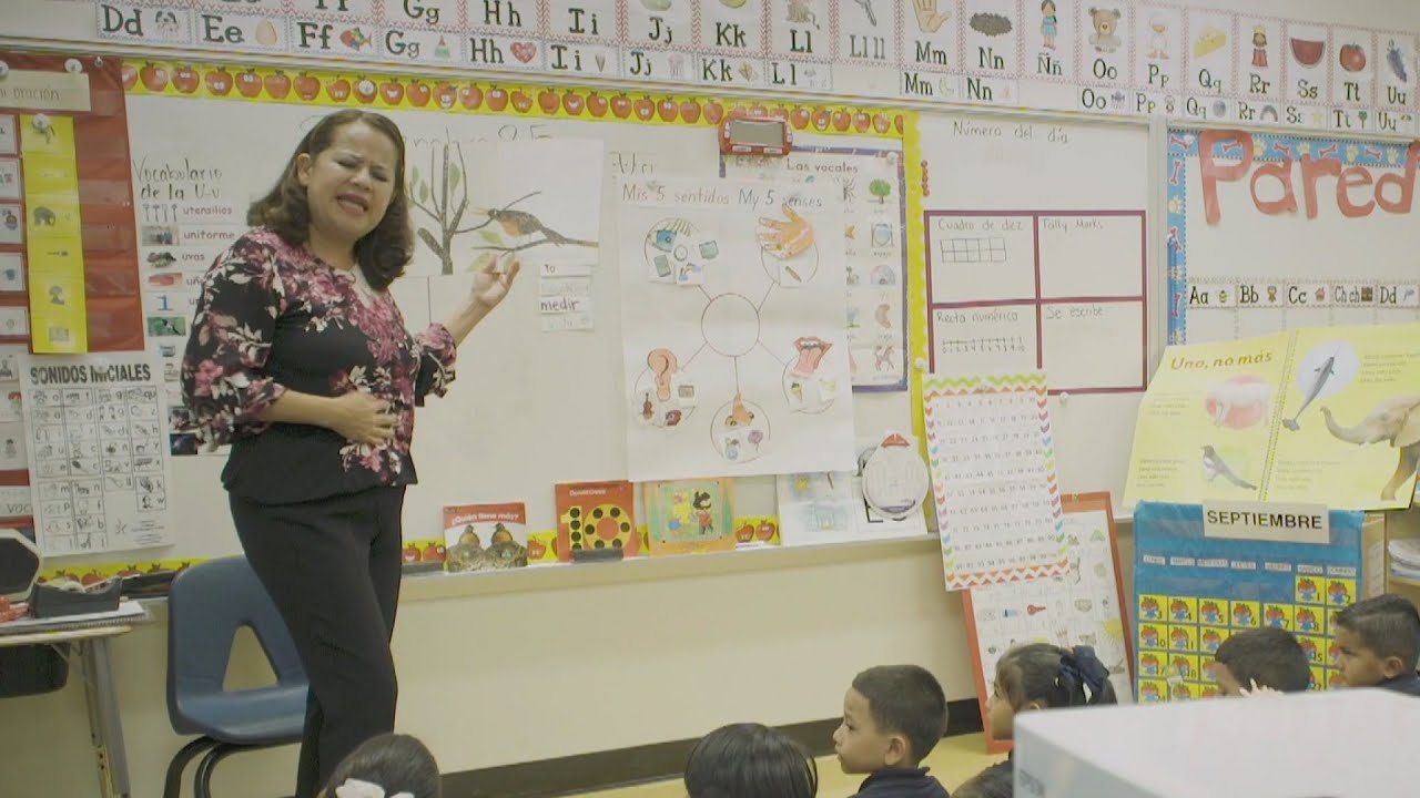 &iquest;Cu&aacute;les son los beneficios acad&eacute;micos del programa de educaci&oacute;n biling&uuml;e del HISD?