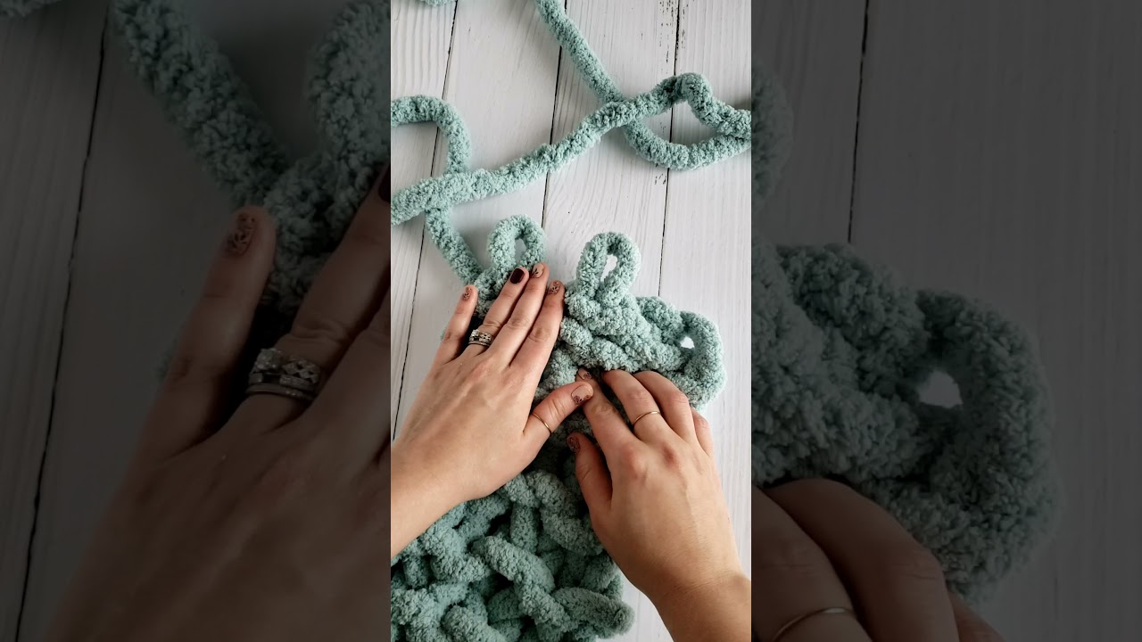 Finger Knitting a Scarf Tutorial