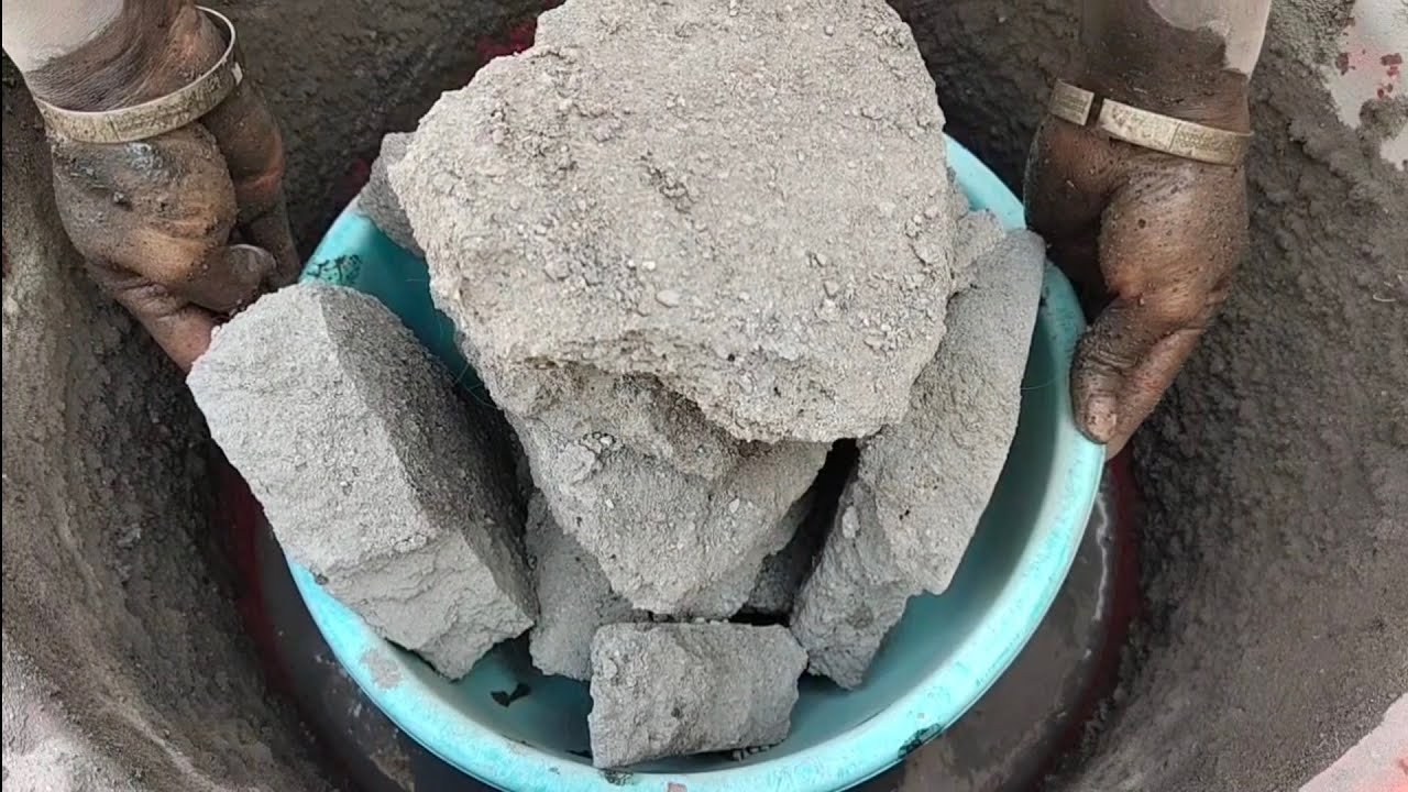 ||ASMR || Dusty Chunks || Charcoal sand crumbling in lots of water 💦|| mouthwatering || ASASMR ||
