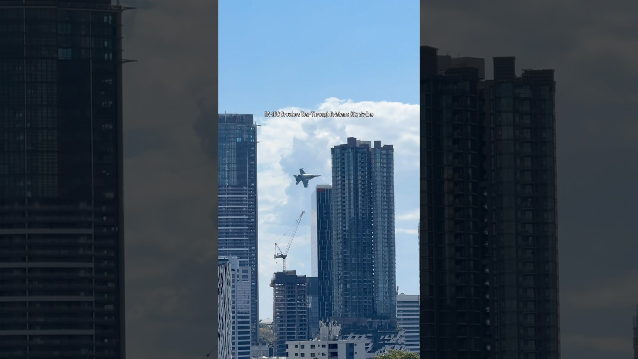 🤯 The Royal Australian Air Force&rsquo;s EA-18G Growler Jets Ripping Through Brisbane Skyline today ✈️