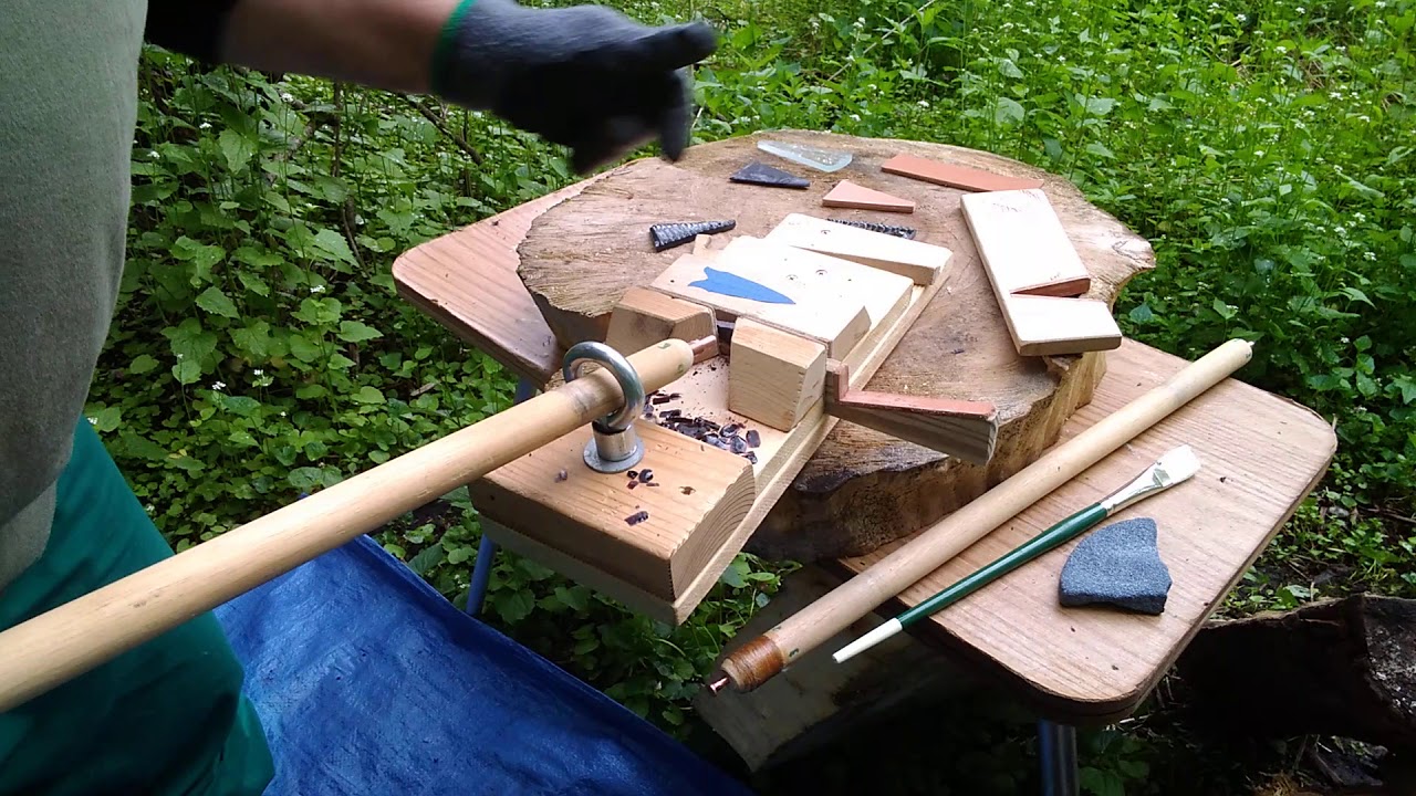 Flint knapping slabs with a jig part 3