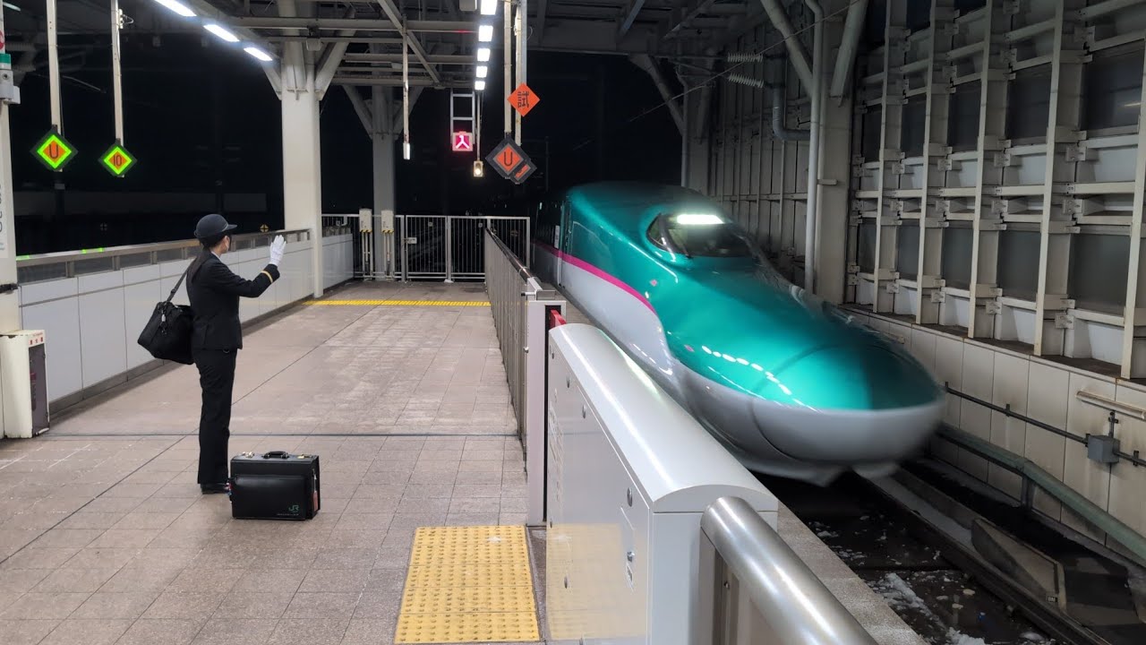 2026年1月19日㈪19:41 45、19:44に東京行きの北海道新幹線が11番線に到着:U9編成、19:47に13番線の青幹所回送列車が発車:U17編成#小山田#新青森駅#E5系#はやぶさ#青森市