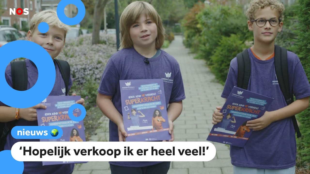 Kinderen verkopen kinderpostzegels voor het goede doel