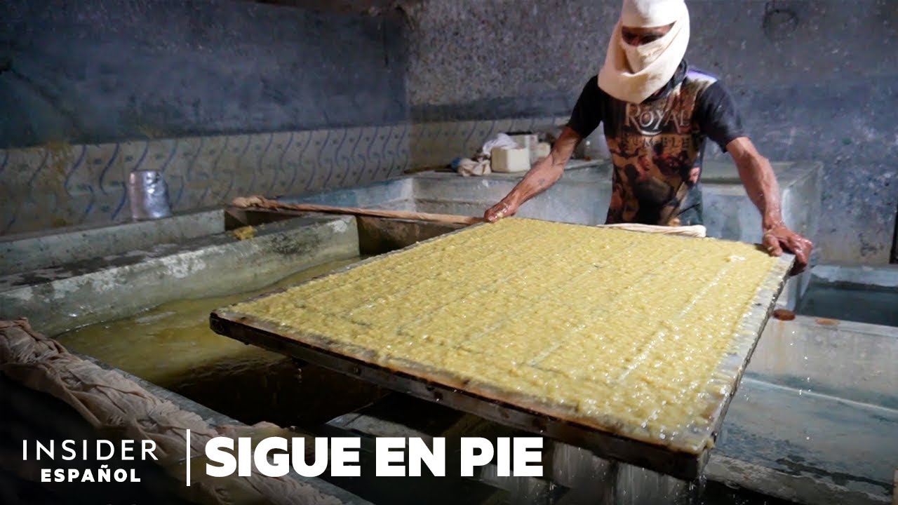 Cómo una ciudad mantiene viva la industria papelera india de 500 años de antigüedad | Sigue en pie