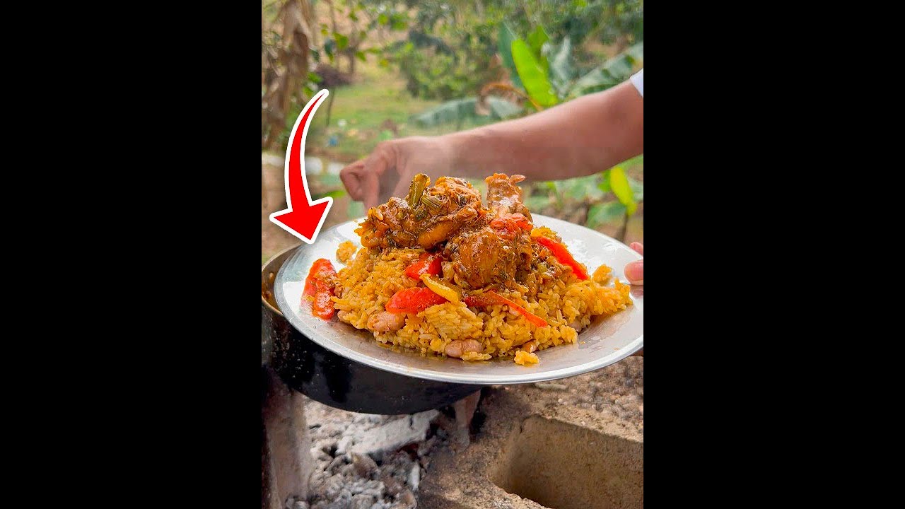 Amaran este Moro de Habichuelas Verdes con Pollo Guisado Hecho en Leña ♥