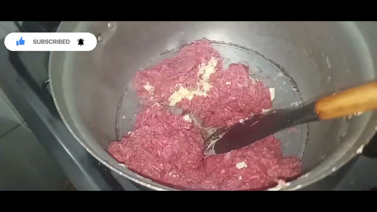 Na janta  de hoje macarrão 🍝 com carne moída e salsicha 😋💯