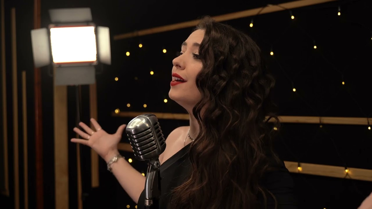 Ana Muñoz  ( COVER ) - Los campanileros ( COVER )