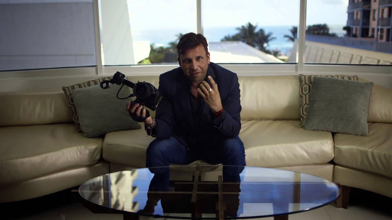CANON EOS C100 Dual Pixel CMOS AF Philip Bloom Interview Video