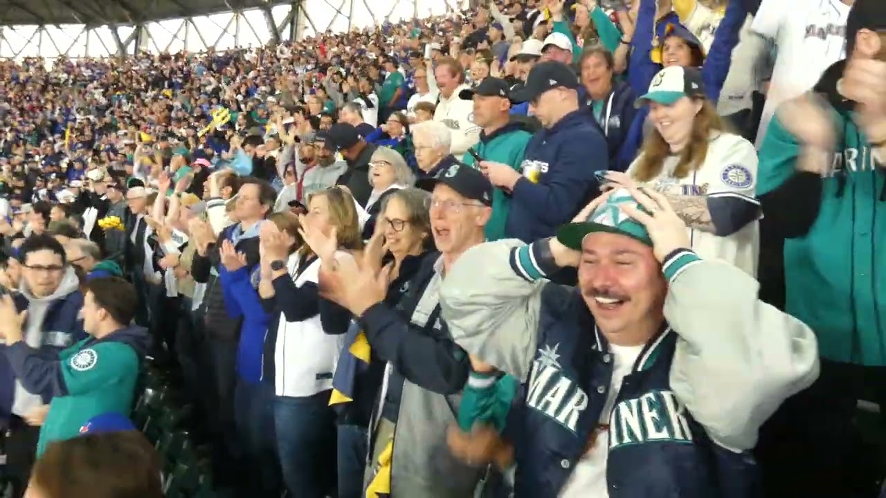 Mariners Cal Raleigh ALCS Home Run Game 5 10-17-2025