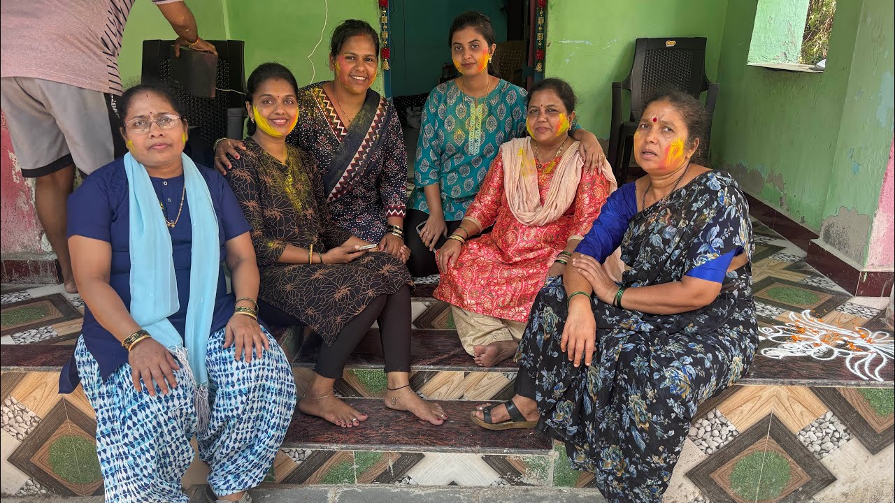 माझ्या डोईवर भरली घागर रे
