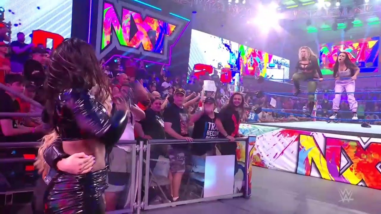Cora Jade defiende a Nikkita Lyons del ataque de Natalya - WWE NXT 26/04/2022 (En Espa&ntilde;ol)