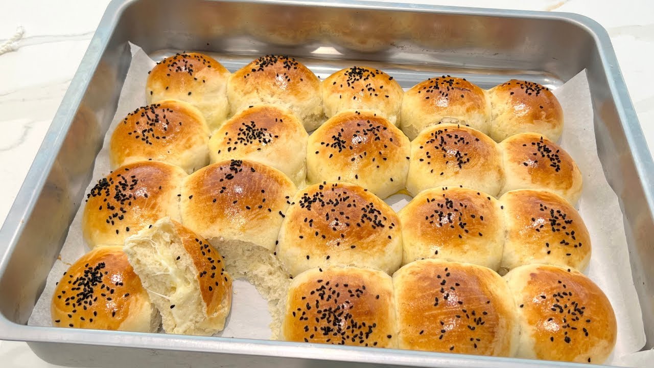 PAIN MOELLEUX AU FROMAGE LA TEXTURE RESSEMBLE BEAUCOUP &Agrave; UNE BRIOCHE 🥰