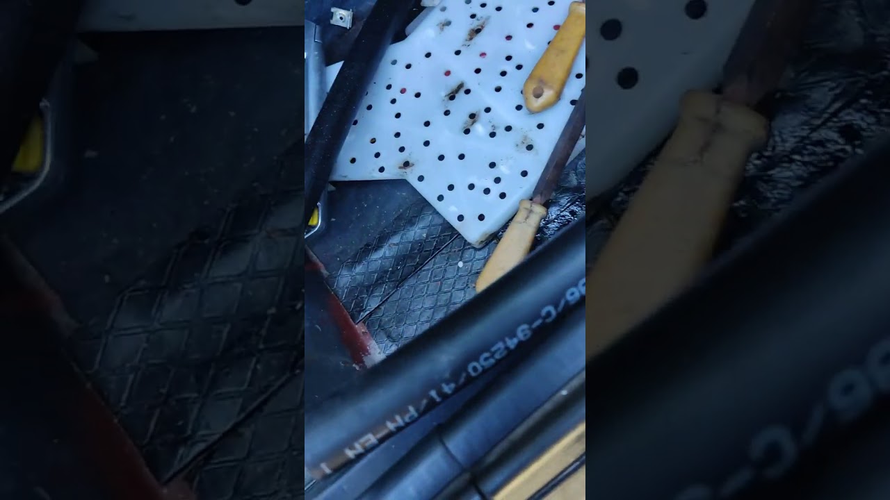 BMW E36 cieknący szyberdach mokry dywan woda pod dywanem  prosta szybka naprawa