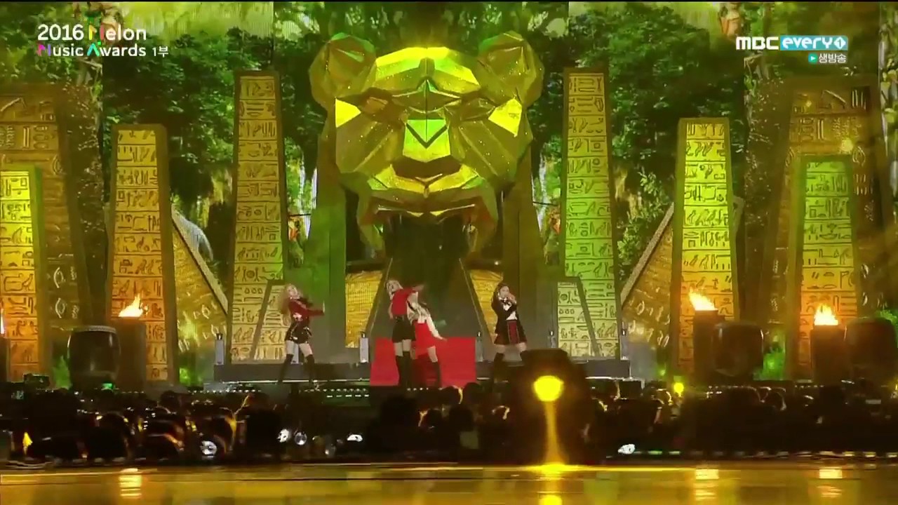 BLACKPINK -