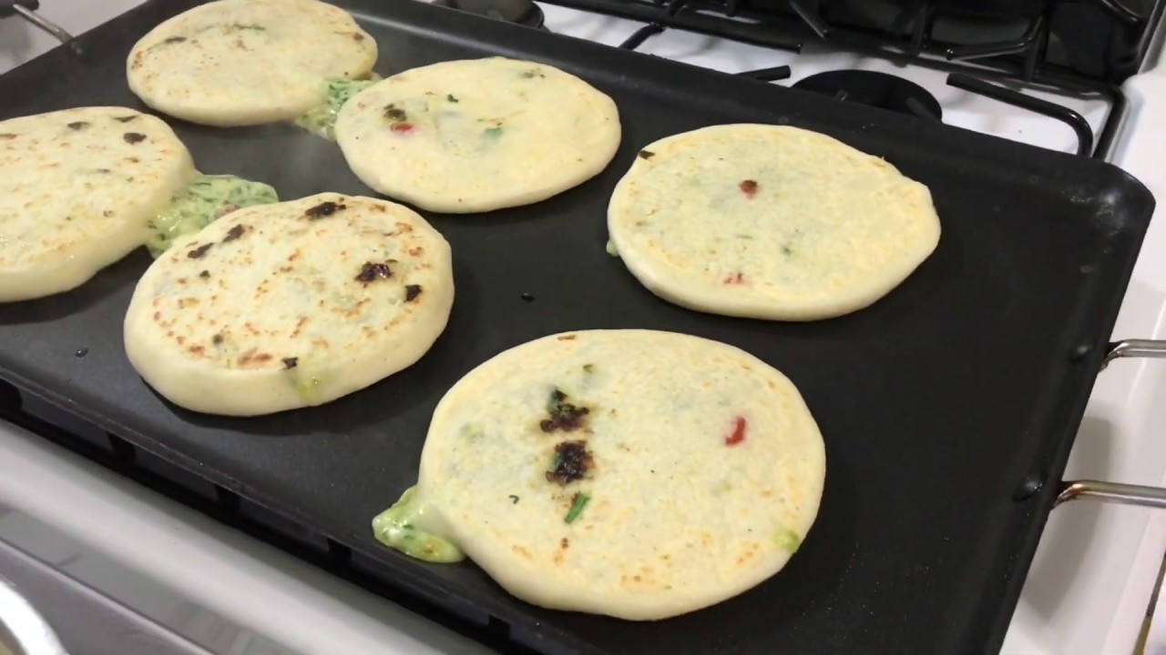 Pupusas de mora con queso Salvadoreñas