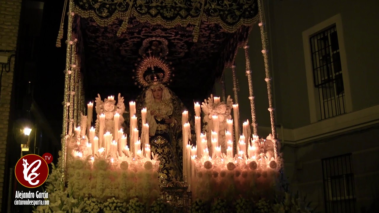 La Hiniesta de regreso por los callejones del barrio de San Julián  - Semana Santa Sevilla 2019