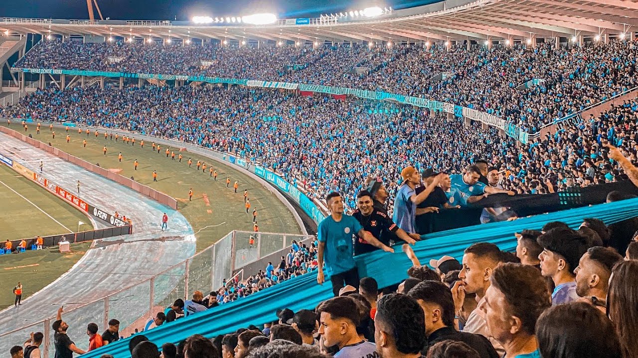 Hinchada de BELGRANO vs Inter de Porto Alegre || NOCHE DE COPA y CARNABAL 💙🏆🏴‍☠️🎶