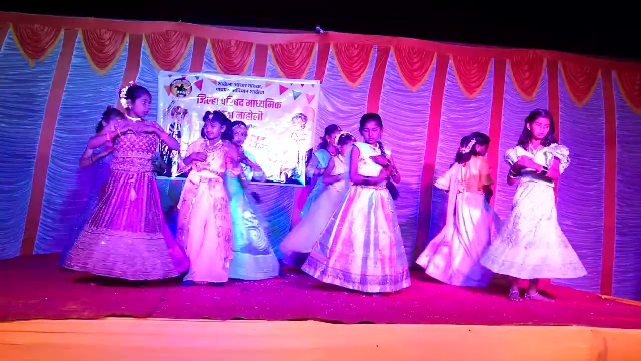 गुण गुण गुणा रे....by class 4th girls at ZPHS Naholi school gathering 26 