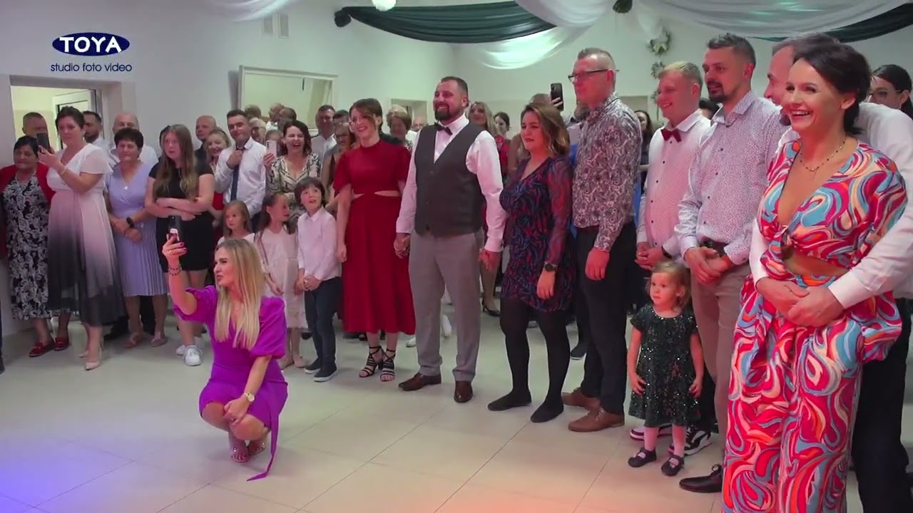 Niespodzianka od Panny Młodej Patrycji dla męża Łukasza w dniu ich ślubu. Mini wesele