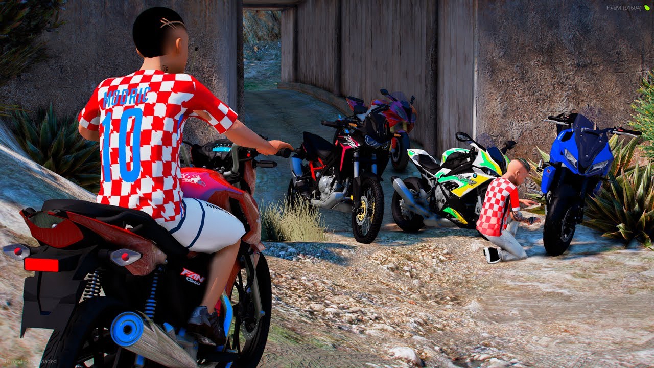 GTA V: MODS - MEU AMIGO TIQUINHO ACHOU ESSE TUNEL CHEIO DE MOTO ROUBADA