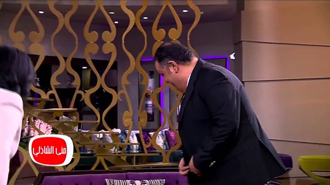 معكم مني الشاذلي| تعرف علي أشهر صوت في مصر بيعمل تعليق صوتي
