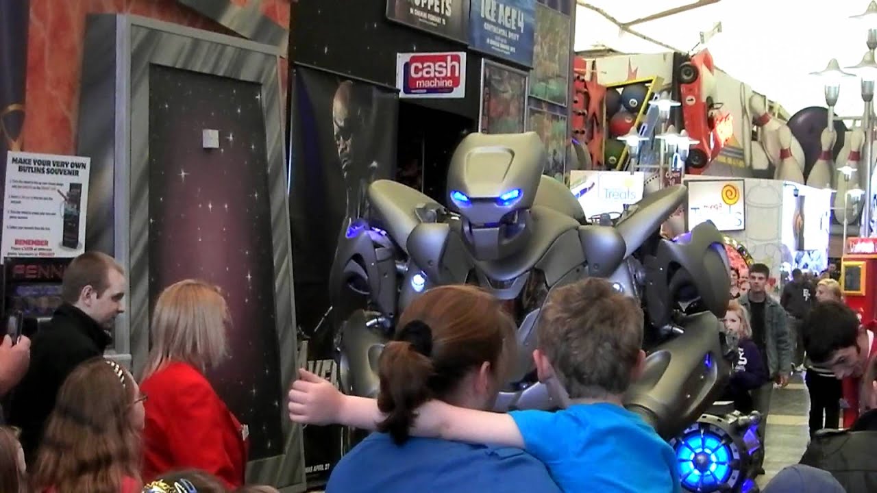 Titan the robot at Butlins