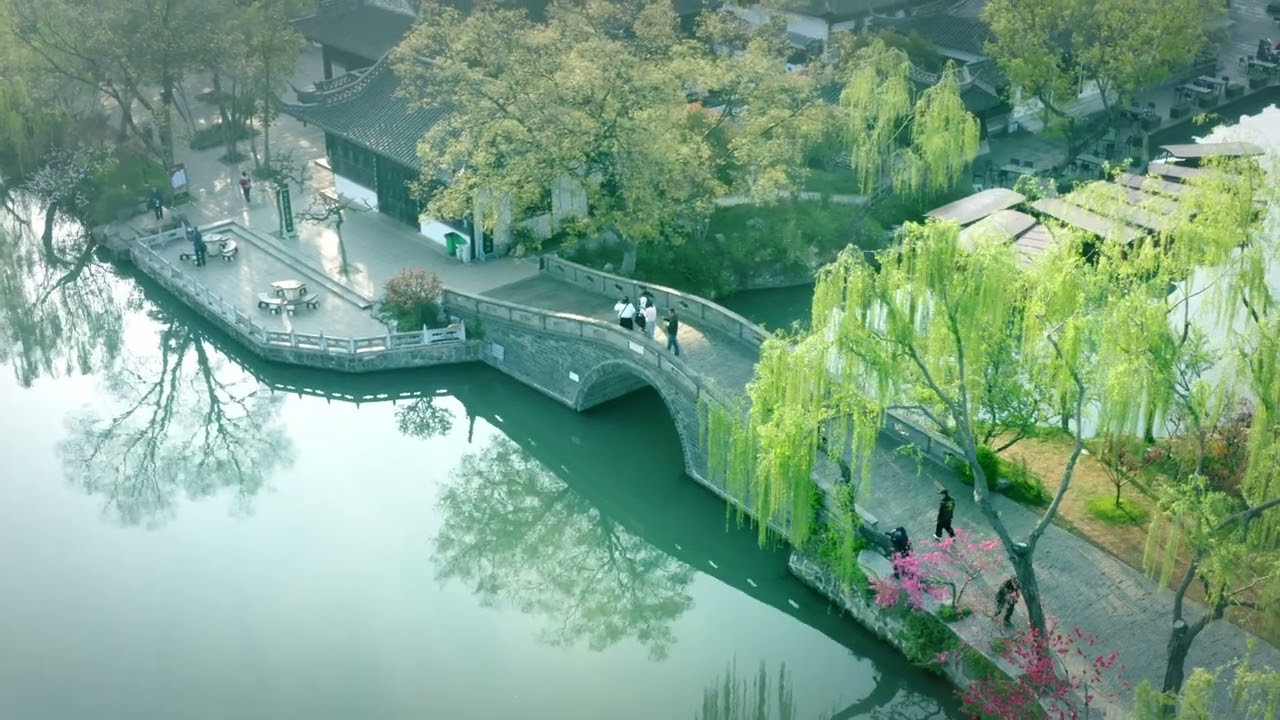 Bridges at Slender West Lake in Yangzhou