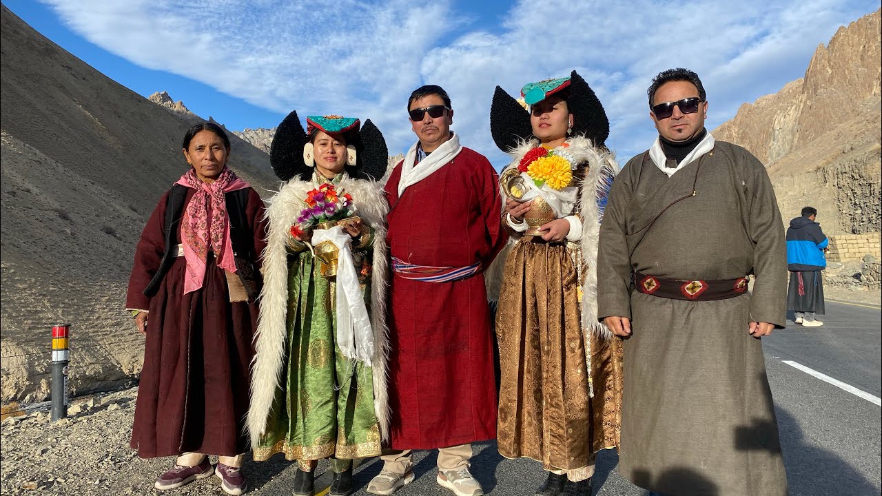 WELCOMING THE HOLY MUMMIFIED BODY OF HE GALDEN TRIZUR RINPOCHE TO RIZONG MONASTERY|| MUMMIFIED BODY