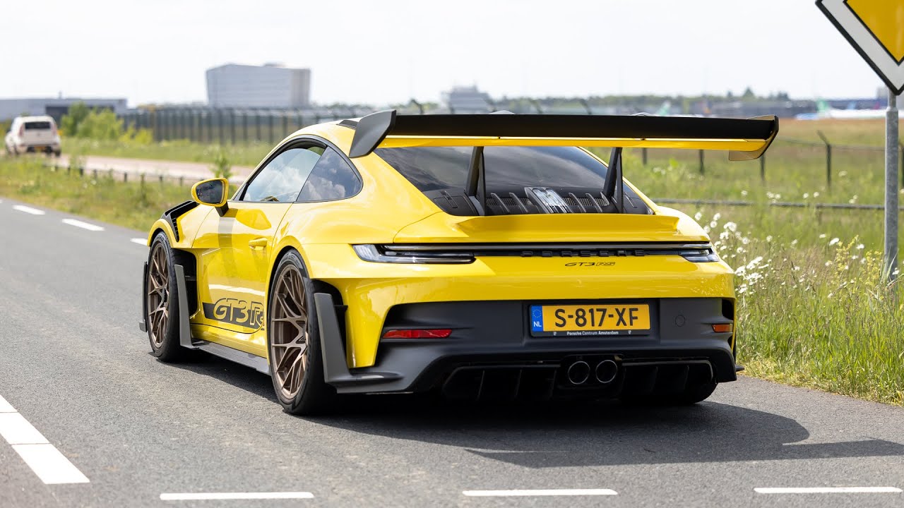 Supercars Accelerating - LaFerrari, 992 GT3 RS, Giulia GTAm, 488 Pista, Akrapovic Aventador, Singer