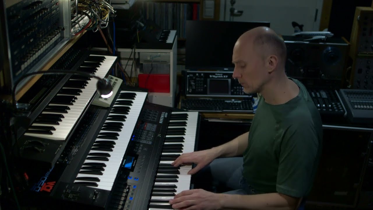 Unboxing Kurzweil K2700