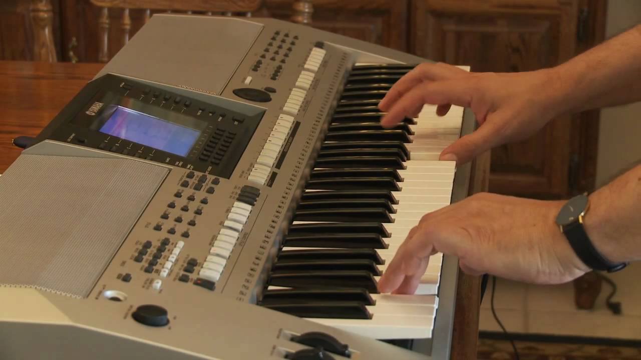 PSR-S900 Demonstration by Peter Davis