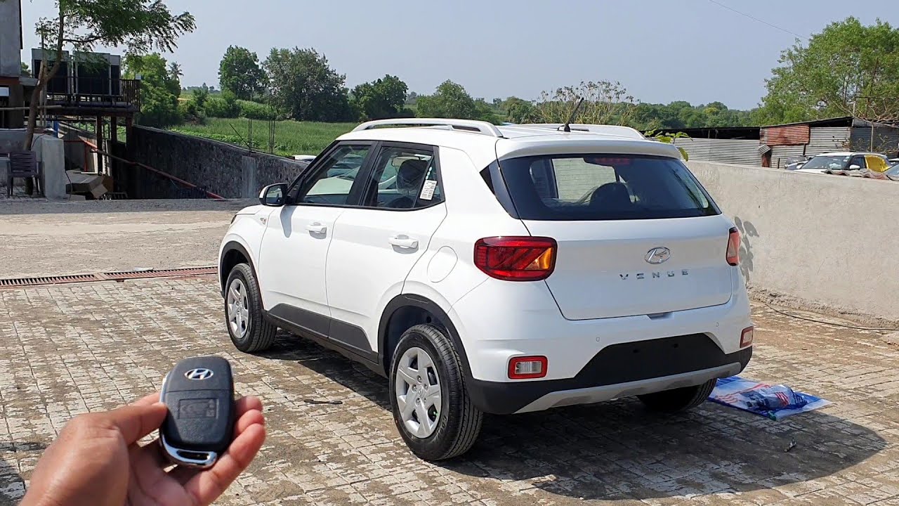 Hyundai Venue S ₹ 9 Lakh | 2021 Detailed Review