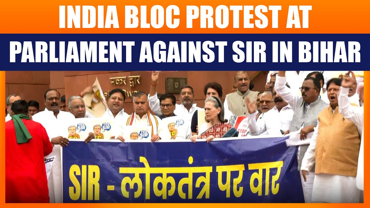 LIVE: INDIA Bloc Parties Hold Protest at Makara Dwar in Parliament Against SIR in Bihar | New Delhi