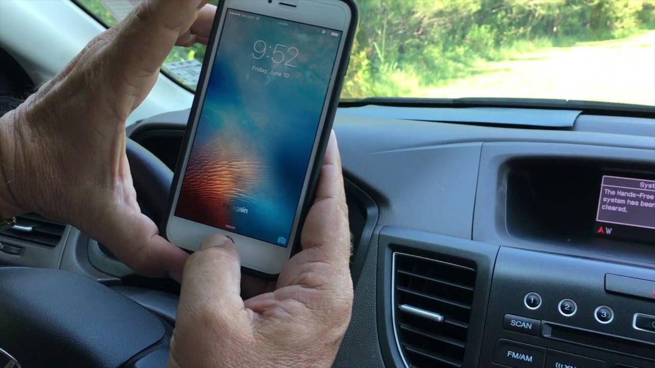 Honda CR-V How to Pair a new iPhone to a 2012 Honda CR-V and Newer