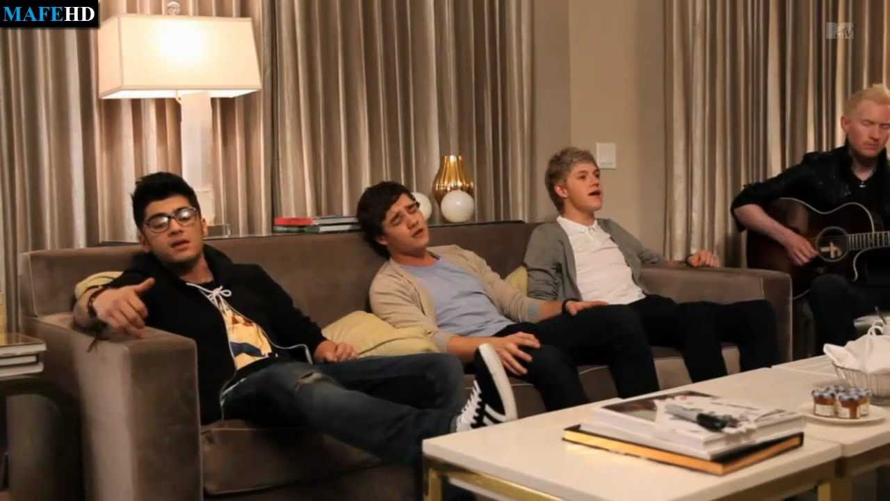 One Direction What Makes You Beautiful Live on MTV