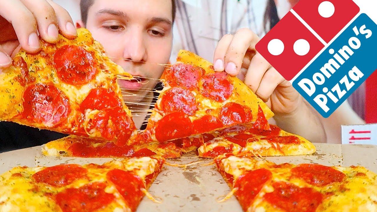 Ultra Gooey Cheesy Pepperoni Pizza • MUKBANG