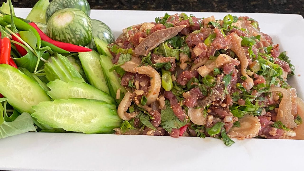 Spicy Raw Beef Salad (Larb) Lao Food ວິທີເຮັດລາບຊີ້ນມ່າເພ້ຍ