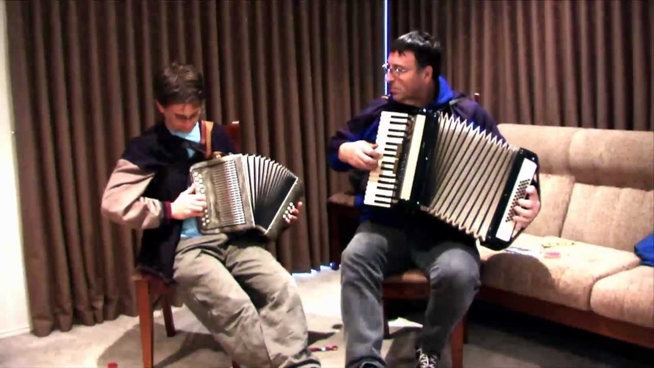 Geisha Girl - Squeeze box duo!