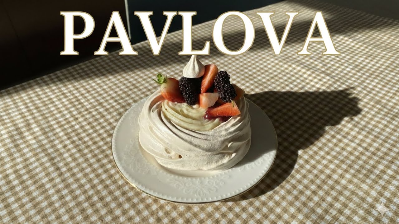 Masum Görünüp Şeker Bombası Olan Tatlı: Pavlova 