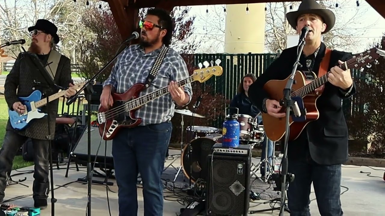 Grant line Playboys: Ramblin' Fever (Merle Haggard) Live @ South Slope Wine And Bistro Elk Grove Ca.