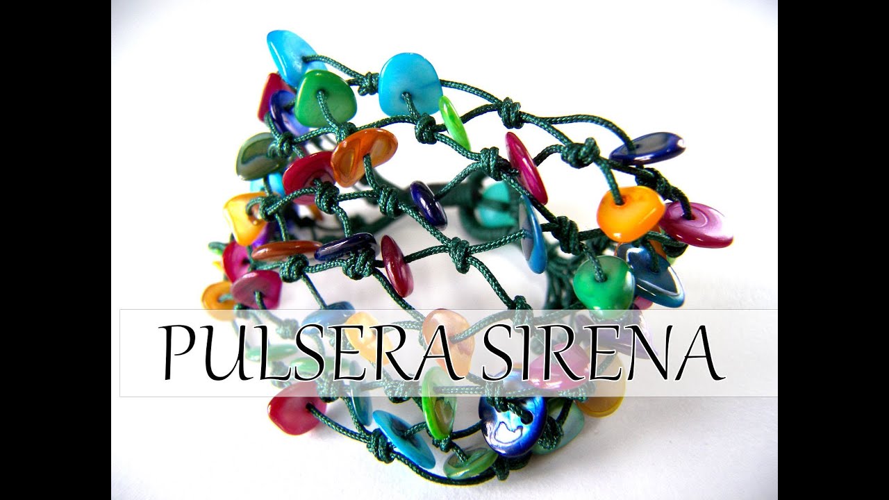 Pulsera con nudos y cuentas de nacar 