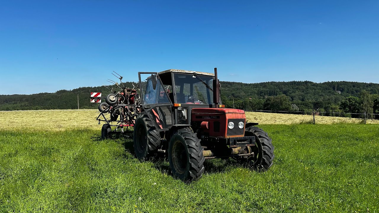 Cabview | Tedding hay | Zetor 7045 & Fella tedder
