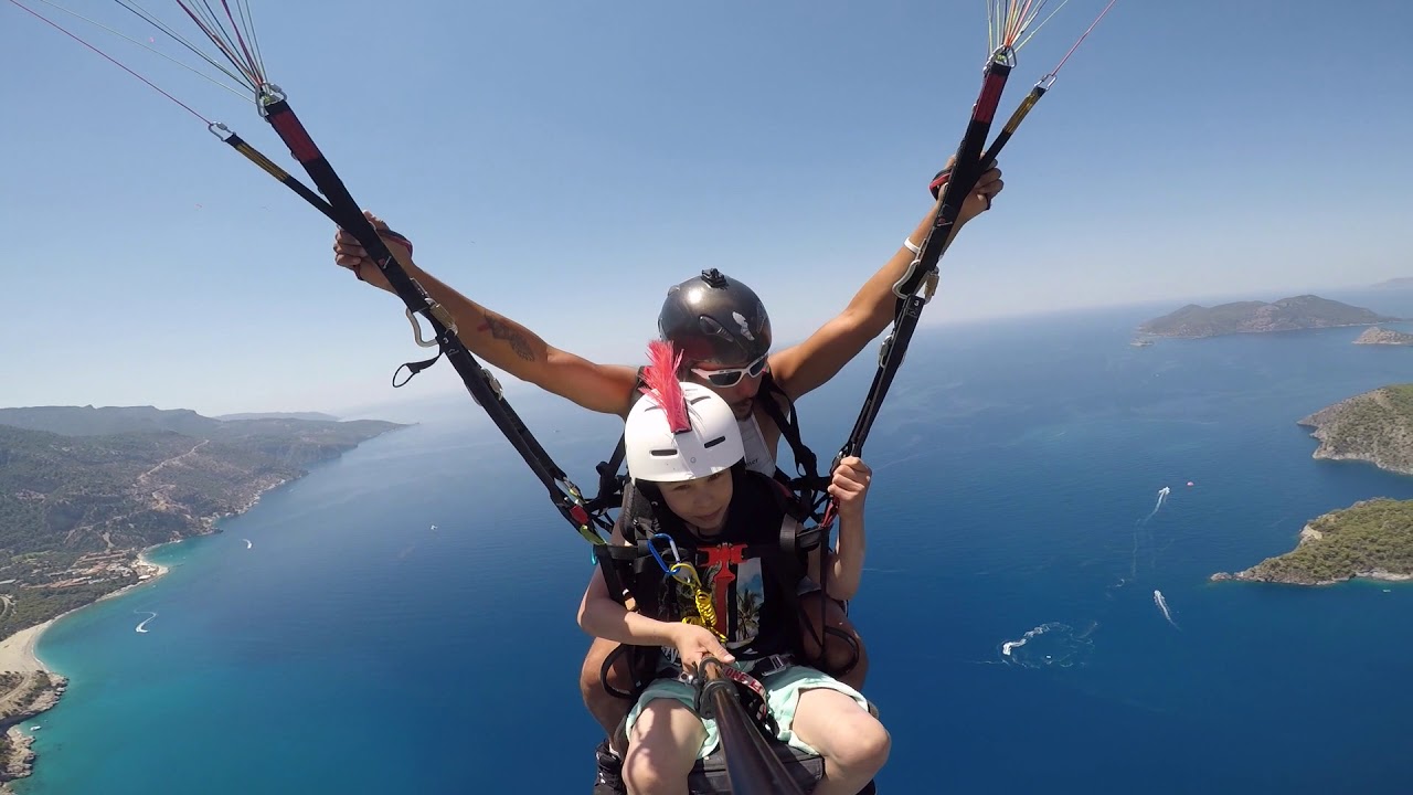 Kimi´s first acro-tandem flight with Ferdi Toy in Oludeniz
